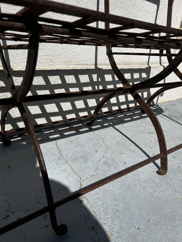 Banc de jardin en fer forgé riveté