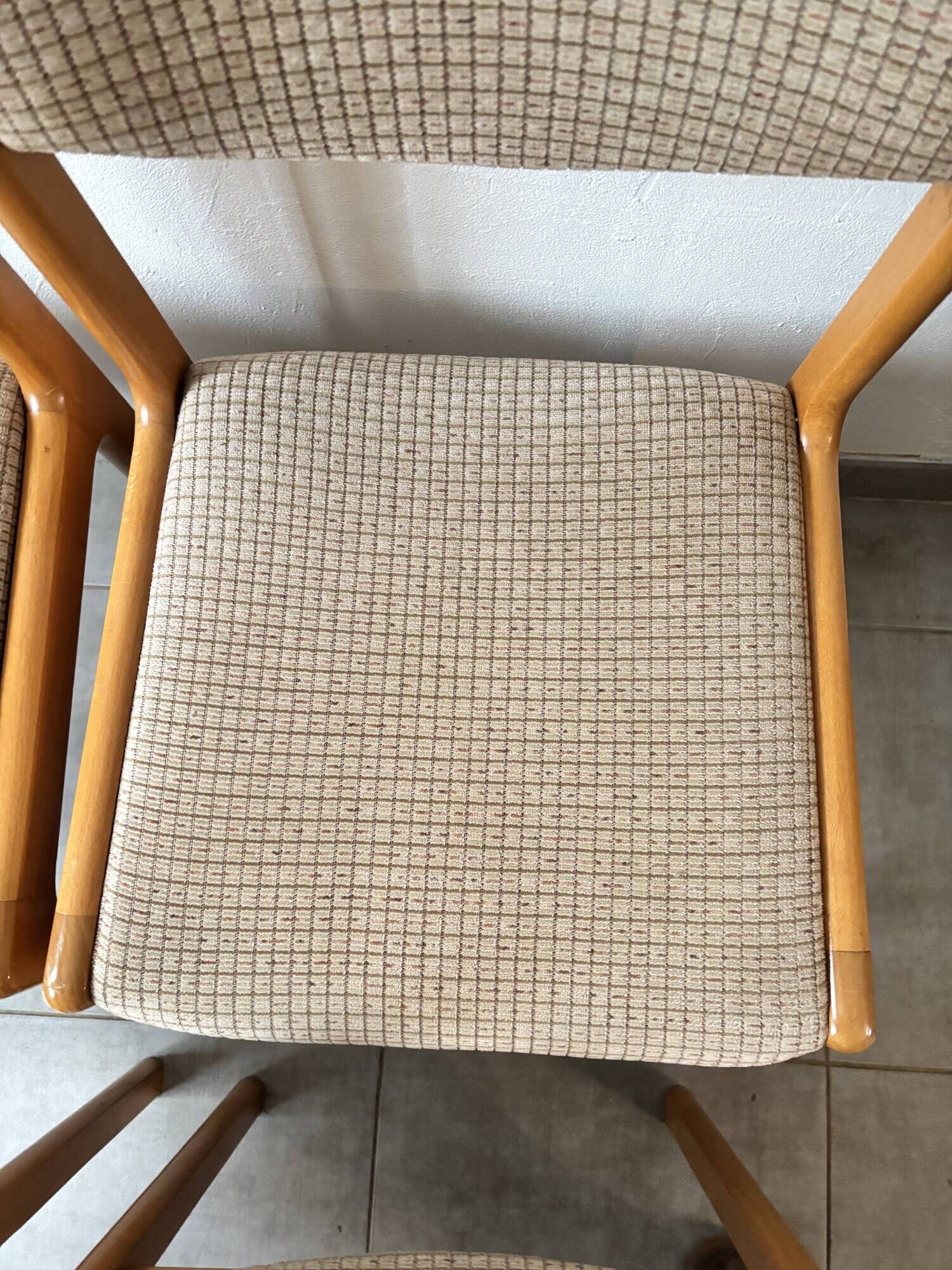 Set of 4 Scandinavian Baumann chairs in solid elm – 1970s