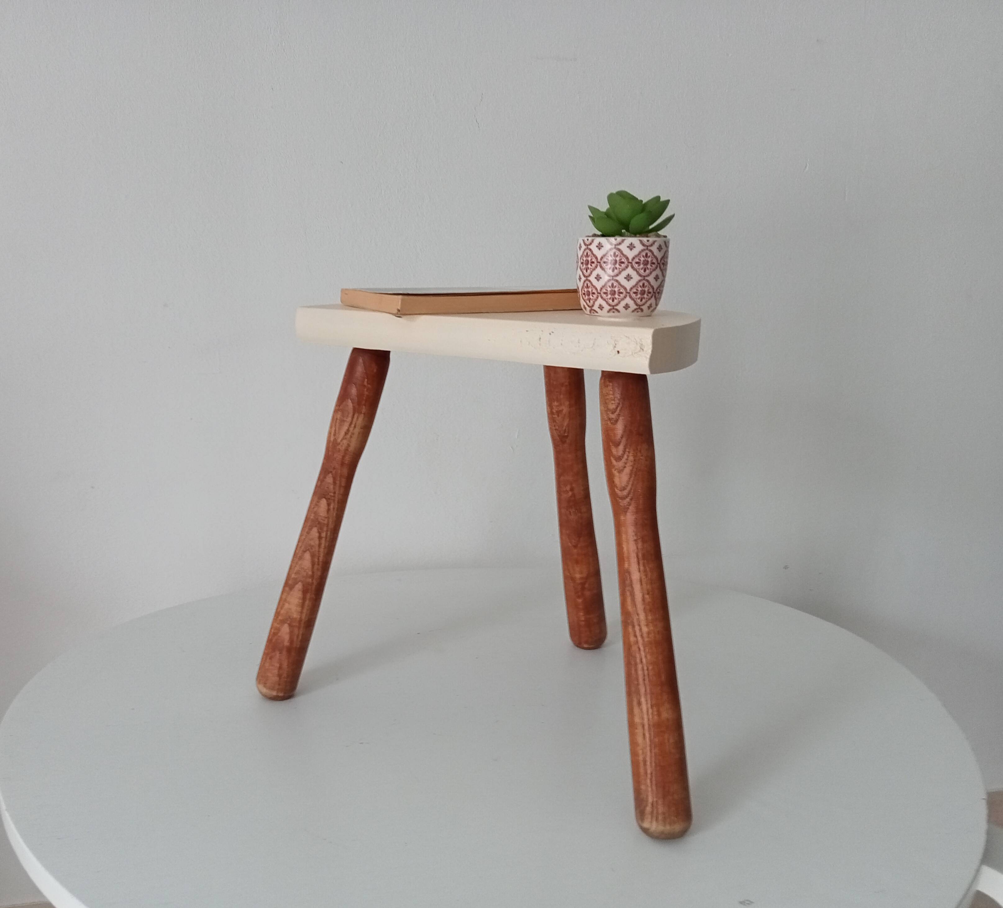Vintage tripod stool from the 60s/70s