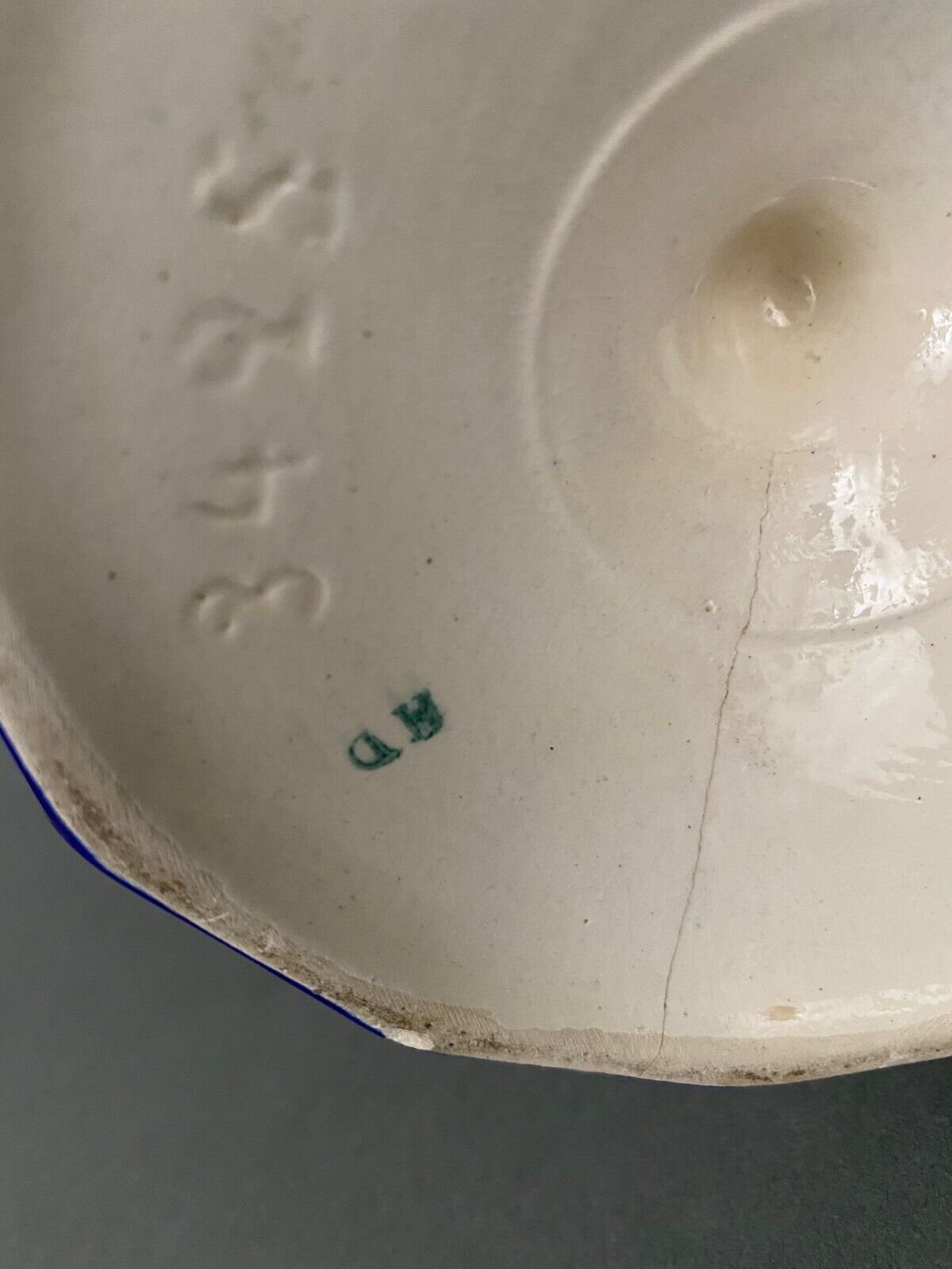Enamel cornet vase from Longwy XXth shower foot