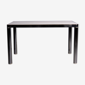 VarSalvarani dining table with chromed steel structure