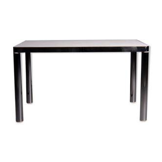VarSalvarani dining table with chromed steel structure