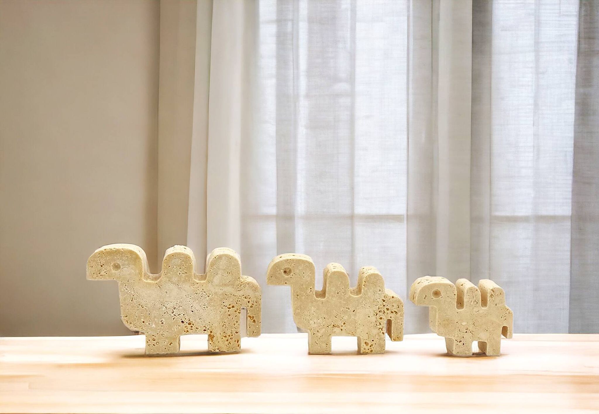 Family of 3 camels in travertine by Fratelli Mannelli