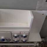 Wall-mounted kitchen shelf