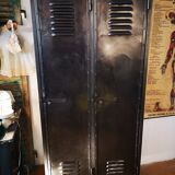 Industrial locker room, J. HOUDRY, 2 doors.