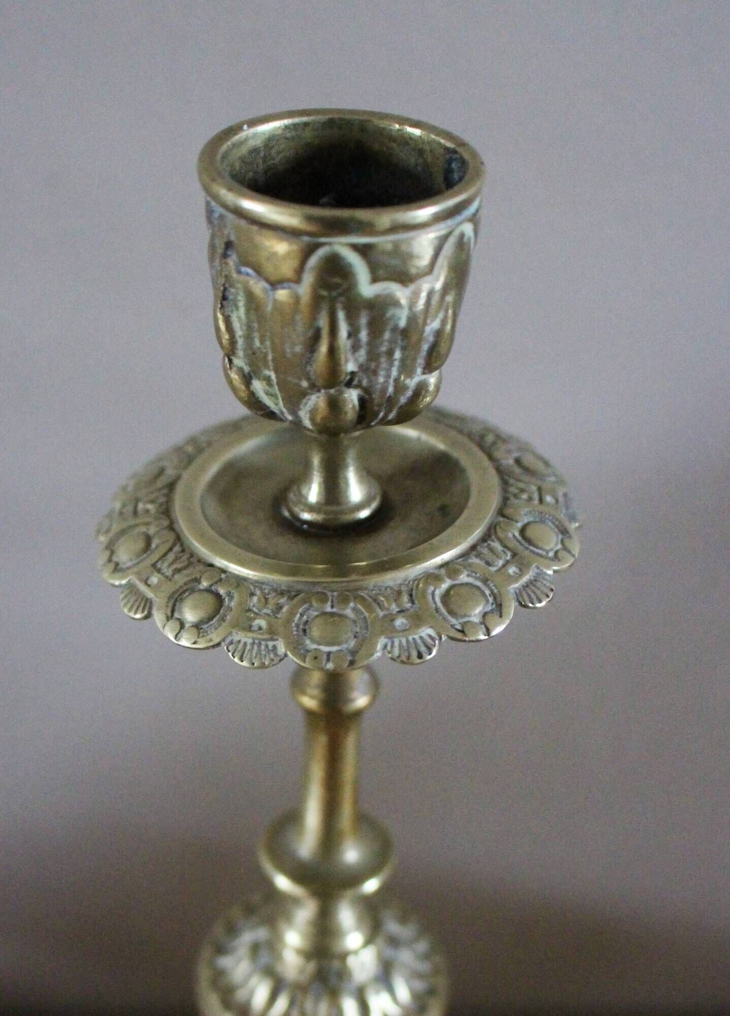 Candle holder brass corolla decor candle