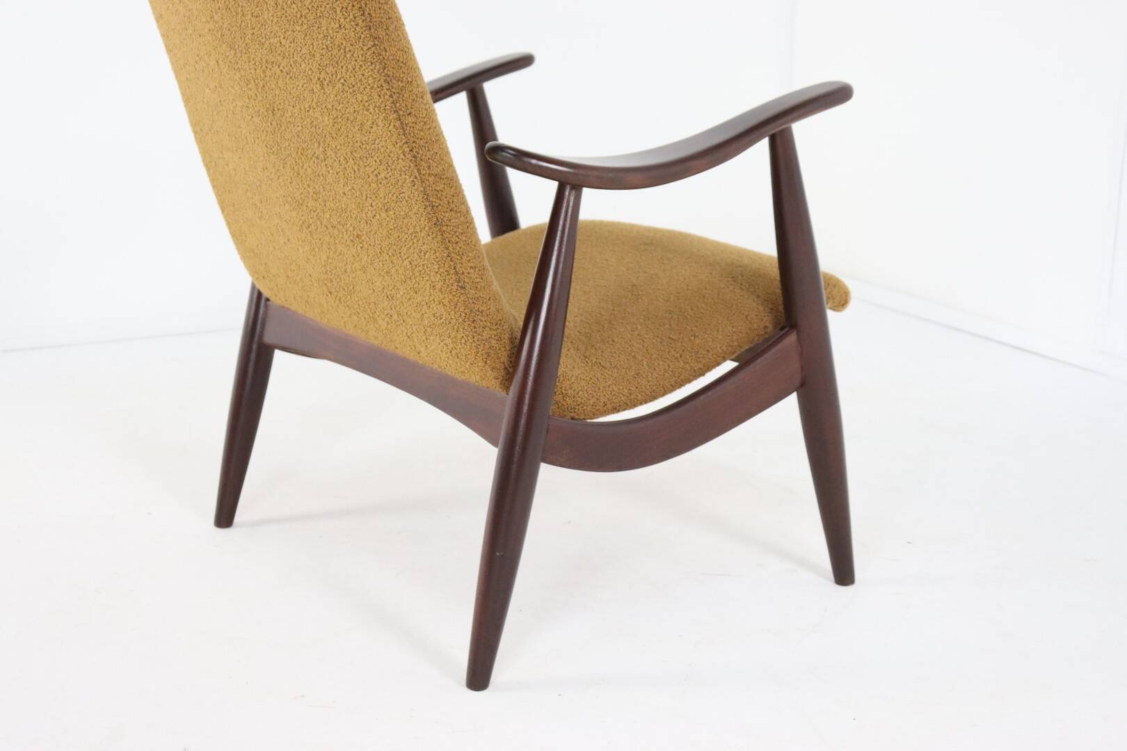 Armchair 'Popkensburg' Attr. Louis van Teeffelen for Wébé | 3 pieces in sto