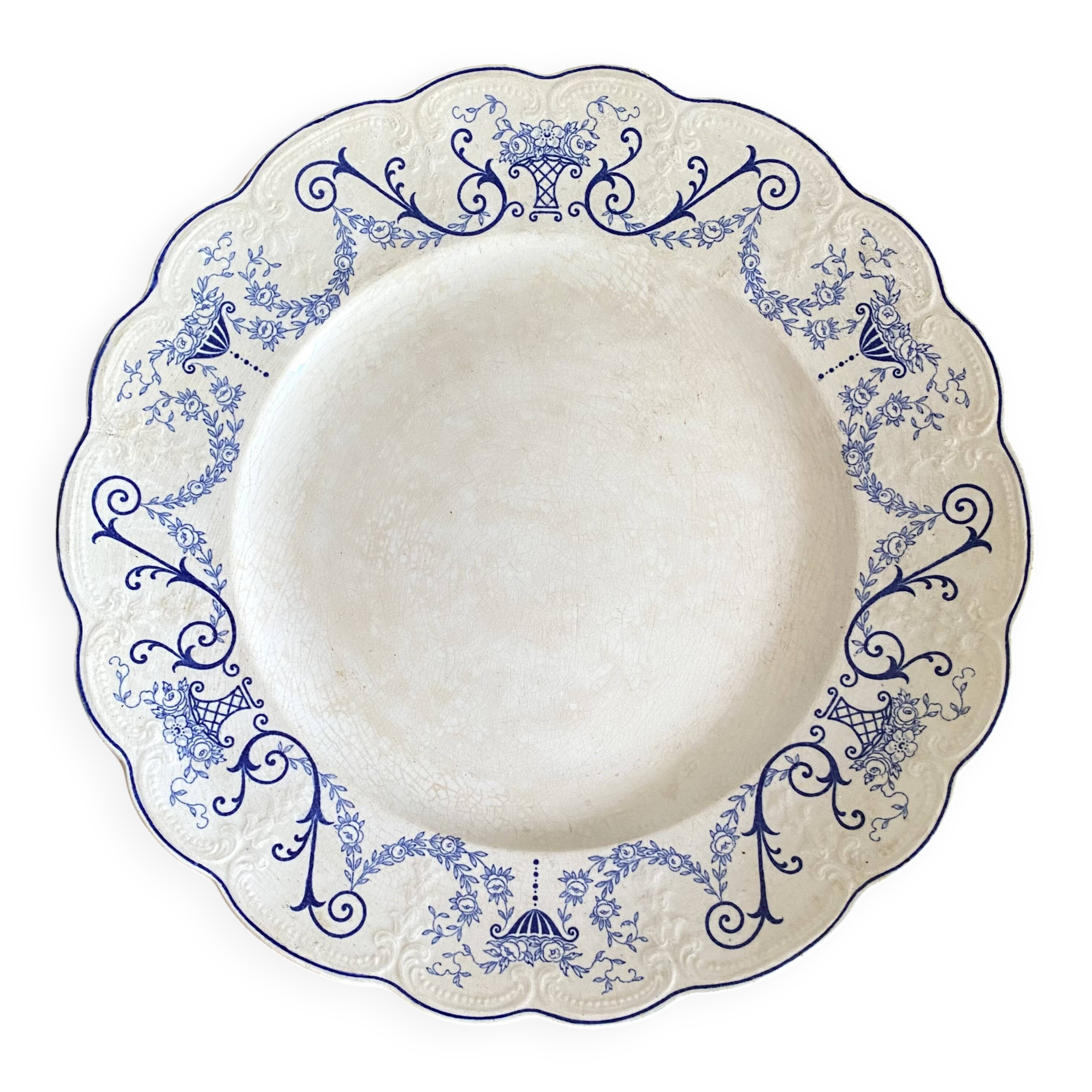 Round ironstone dish Sarreguemines model Corbeille