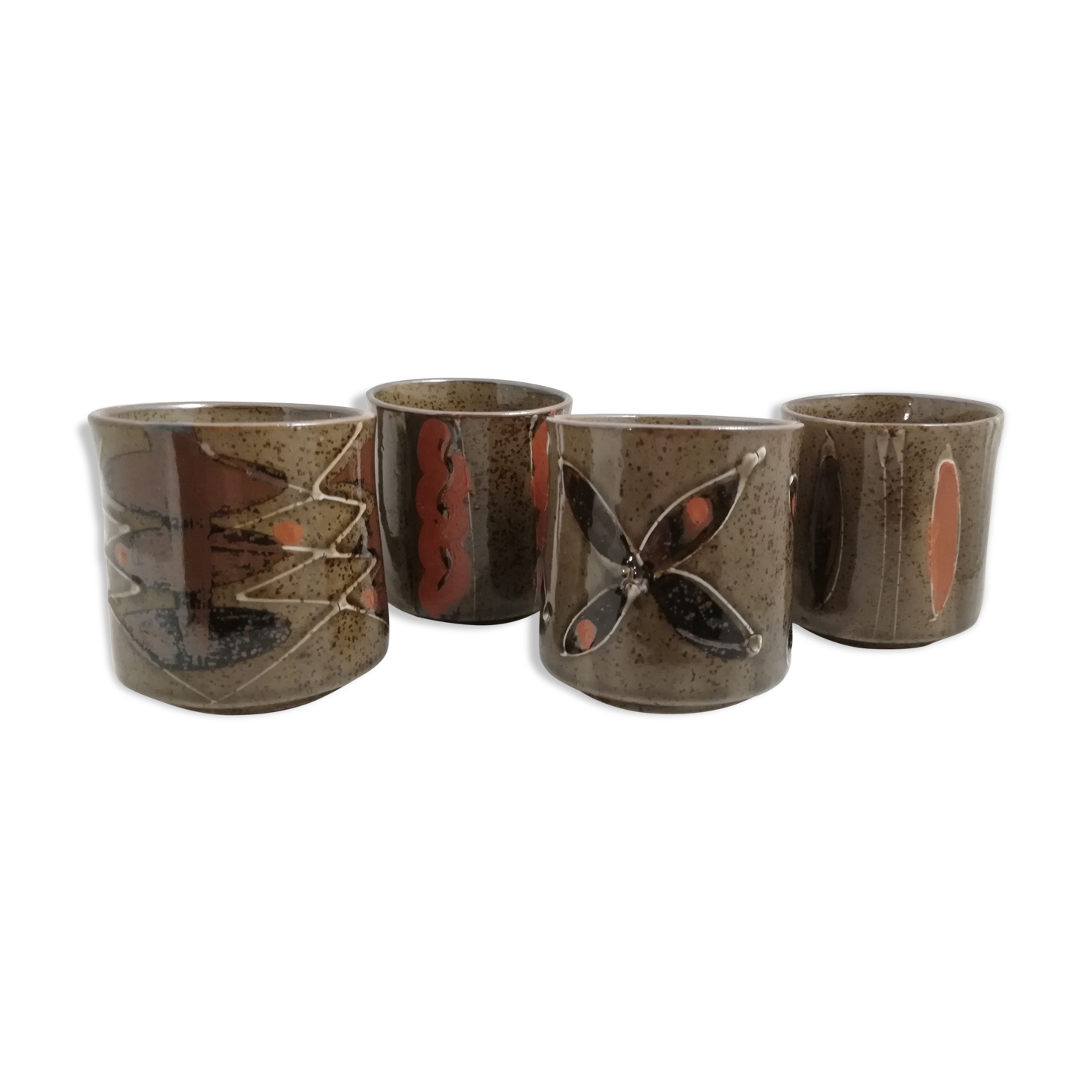 Lot of 4 vintage mugs