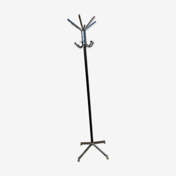 Parrot coat hanger