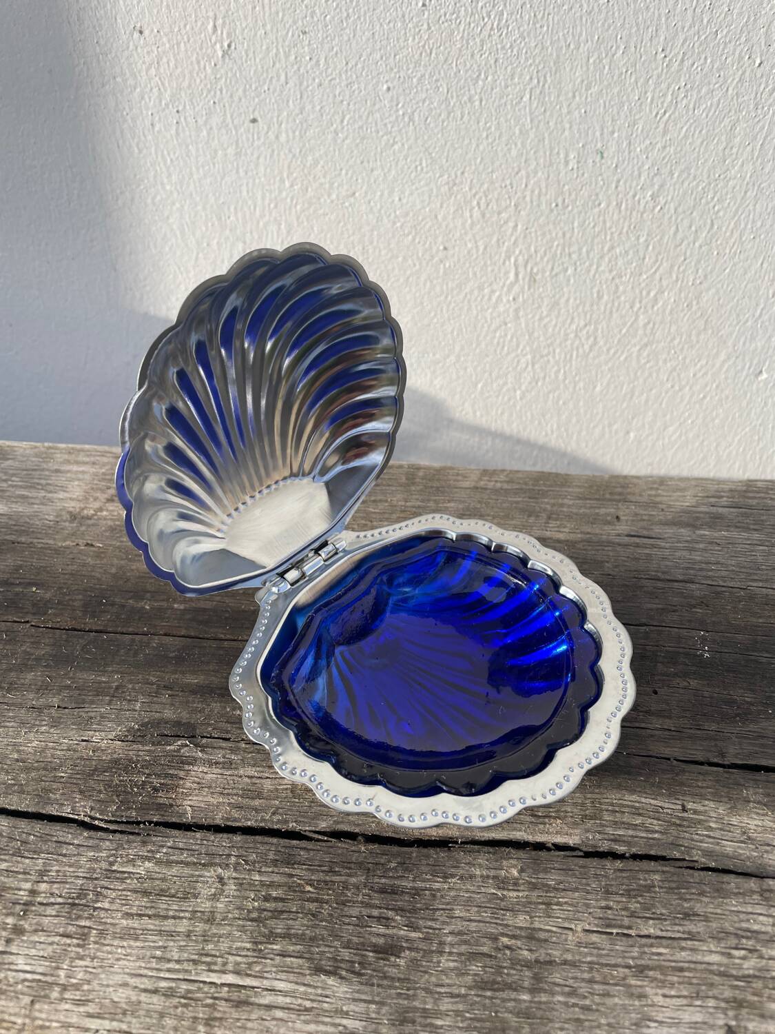 Metal shell butter dish