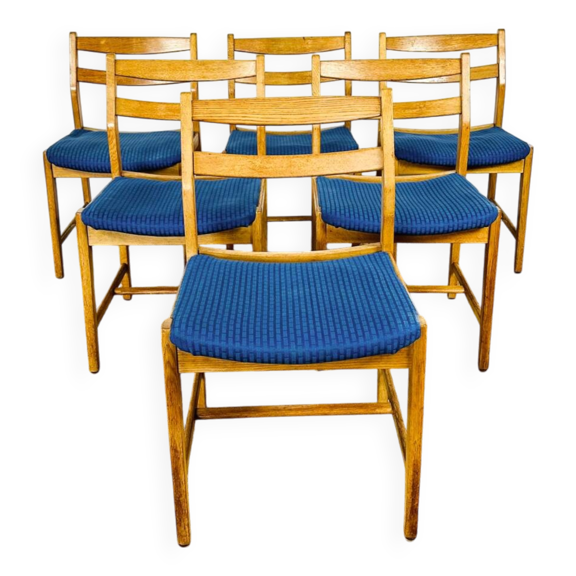 6 Scandinavian oak chairs from the 1960s.