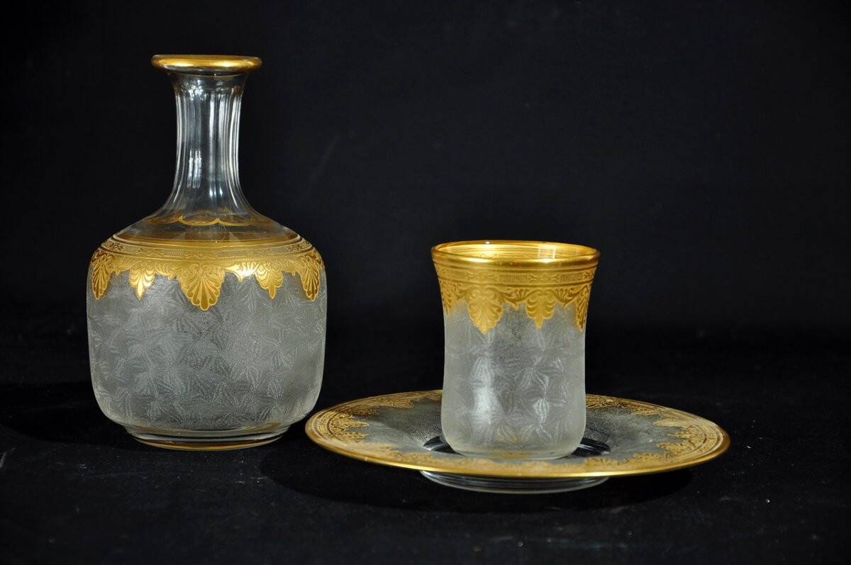Service de nuit en cristal gravé et dorure, XIXe siècle