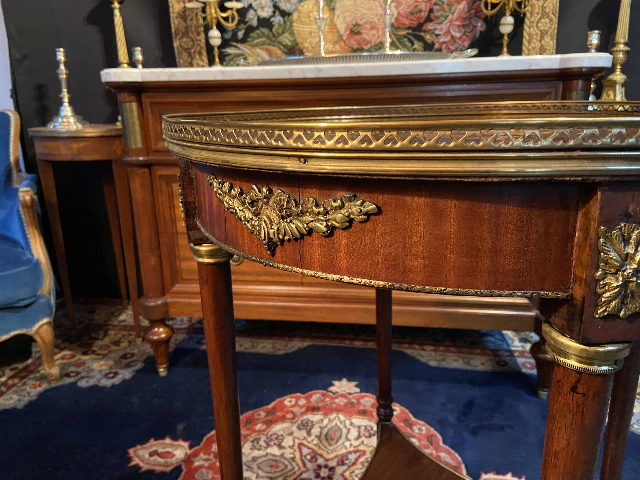Bouillotte table pedestal table with marquetry decoration and bronze ornaments in the Louis style
