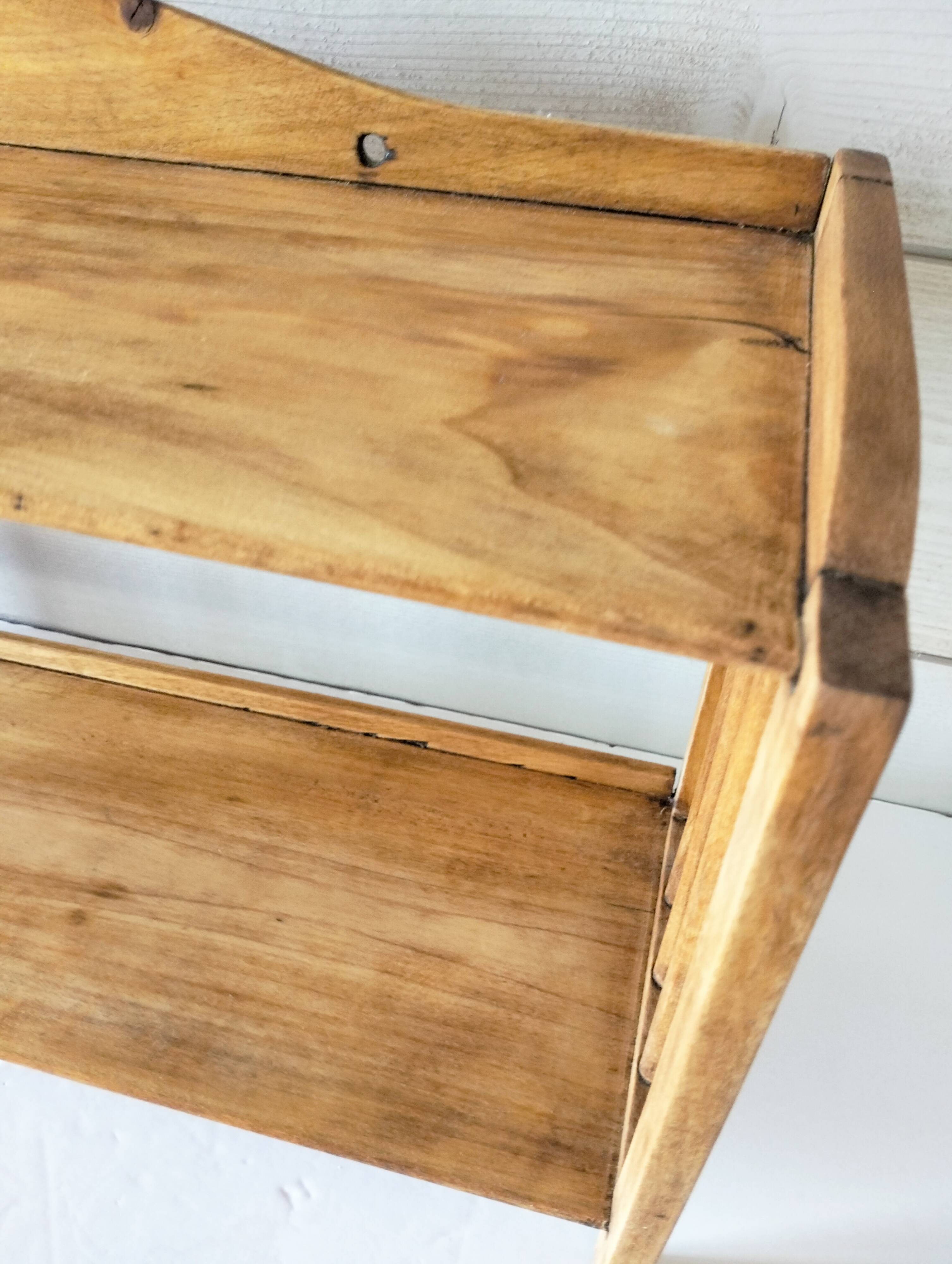 Scalloped wooden shelf