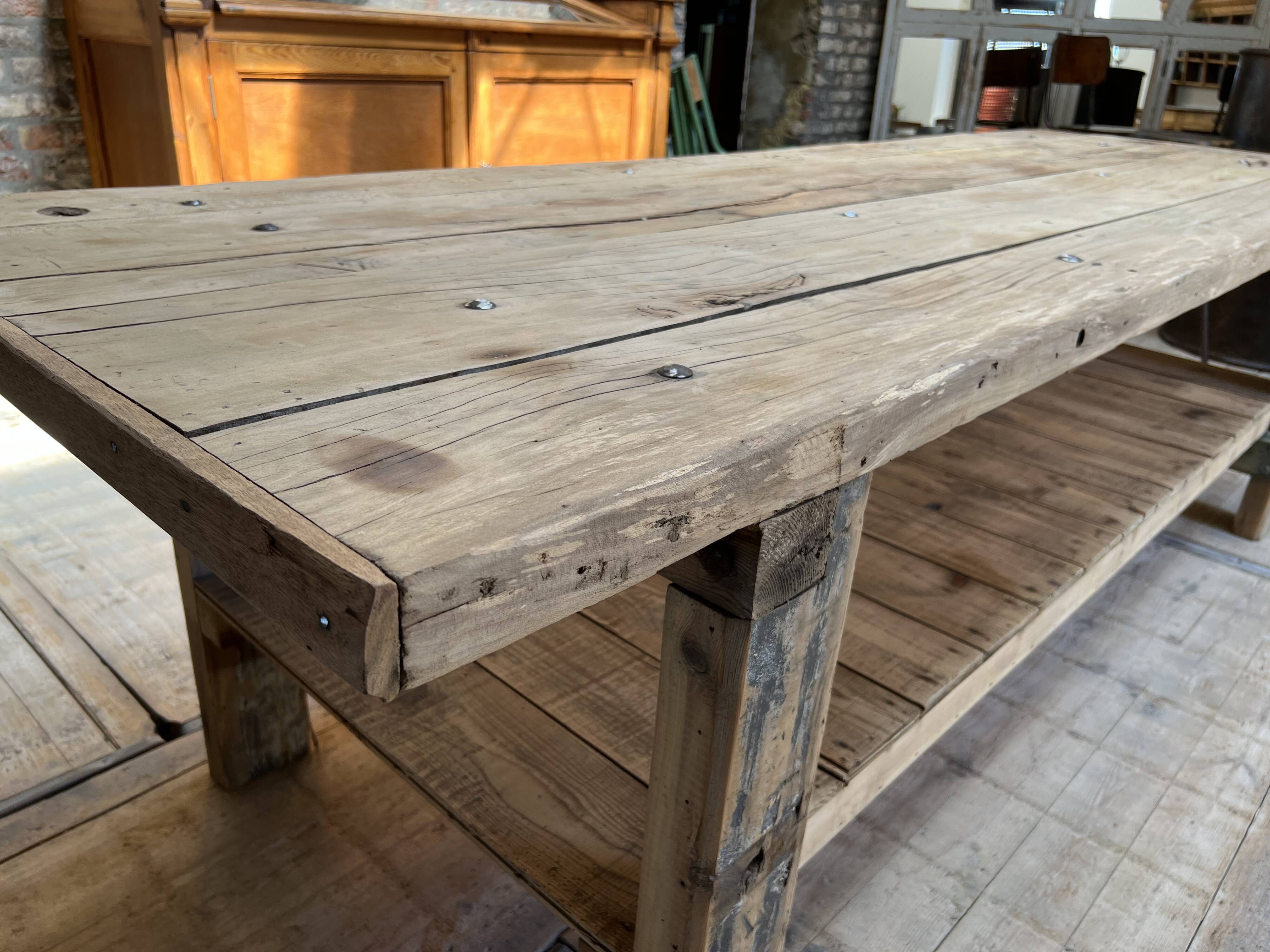Ilot central en bois brut