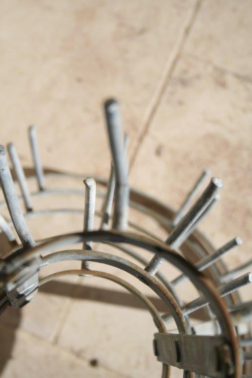 Door bottle hedgehog in zinc (former rack)