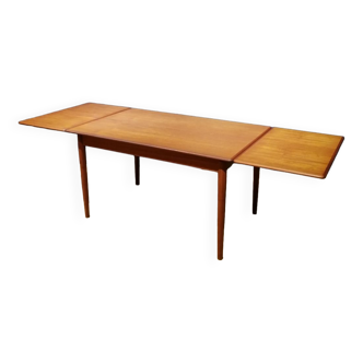 Scandinavian table with extensions Farstrup