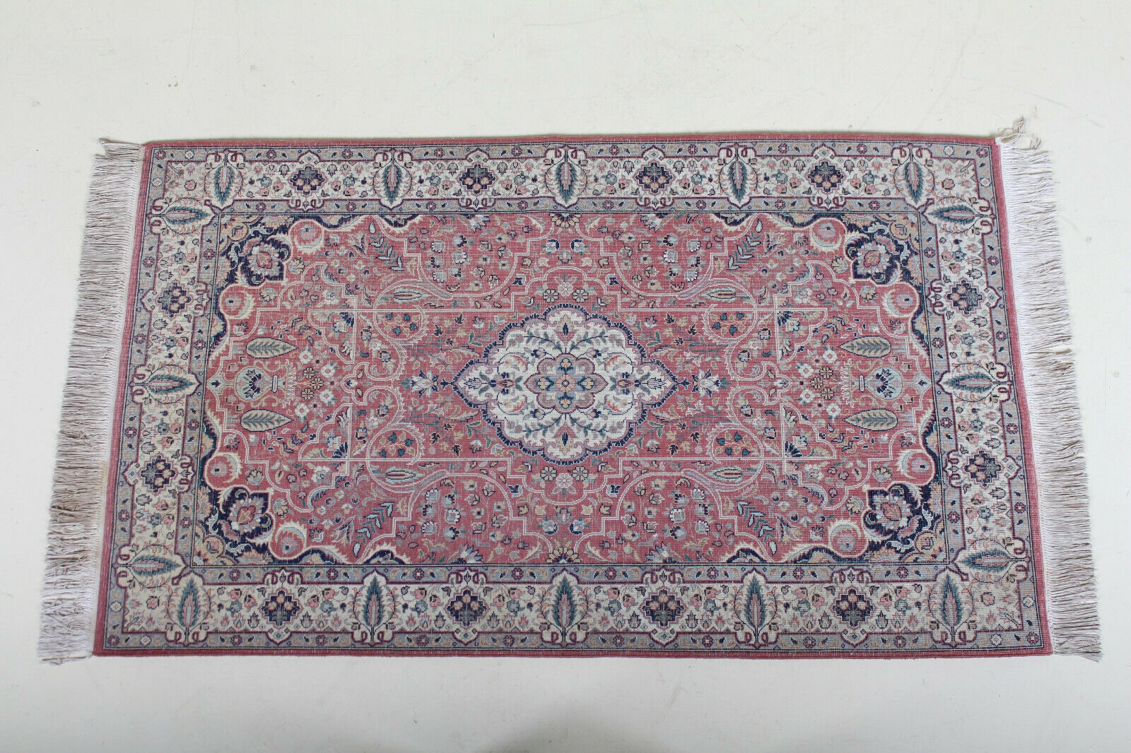 Vintage wool rug with fringe design Persian bijar 175x94cm
