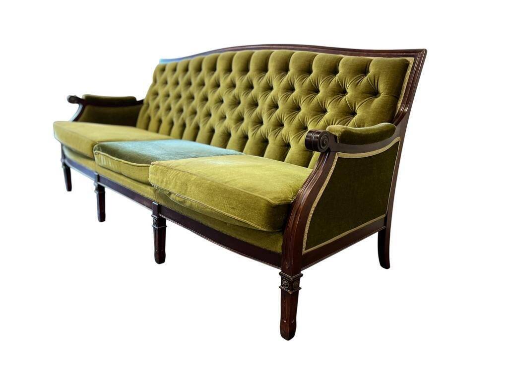 Canapé vintage vert mousse / chesterfield / canapé