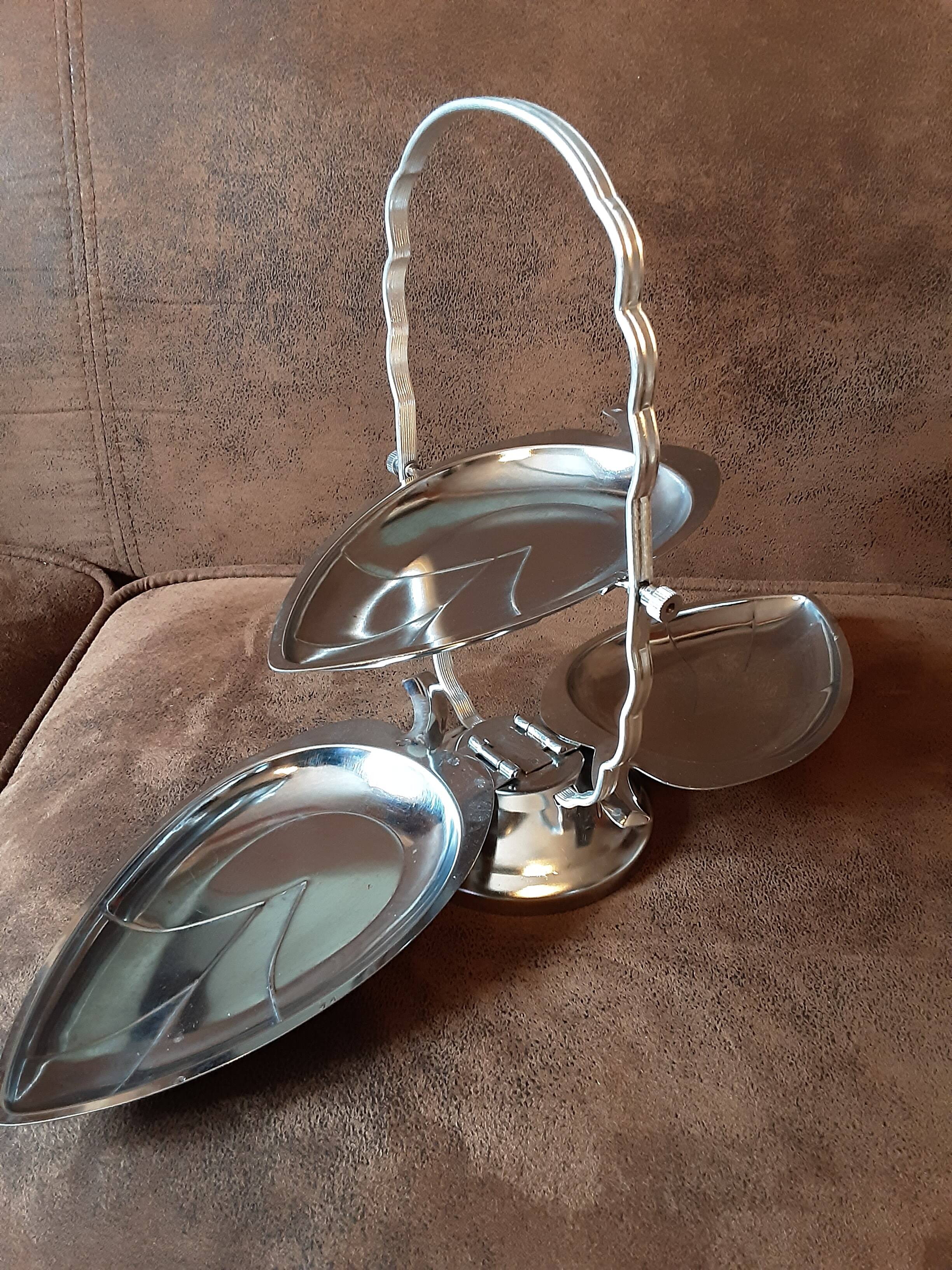 Original metal servant