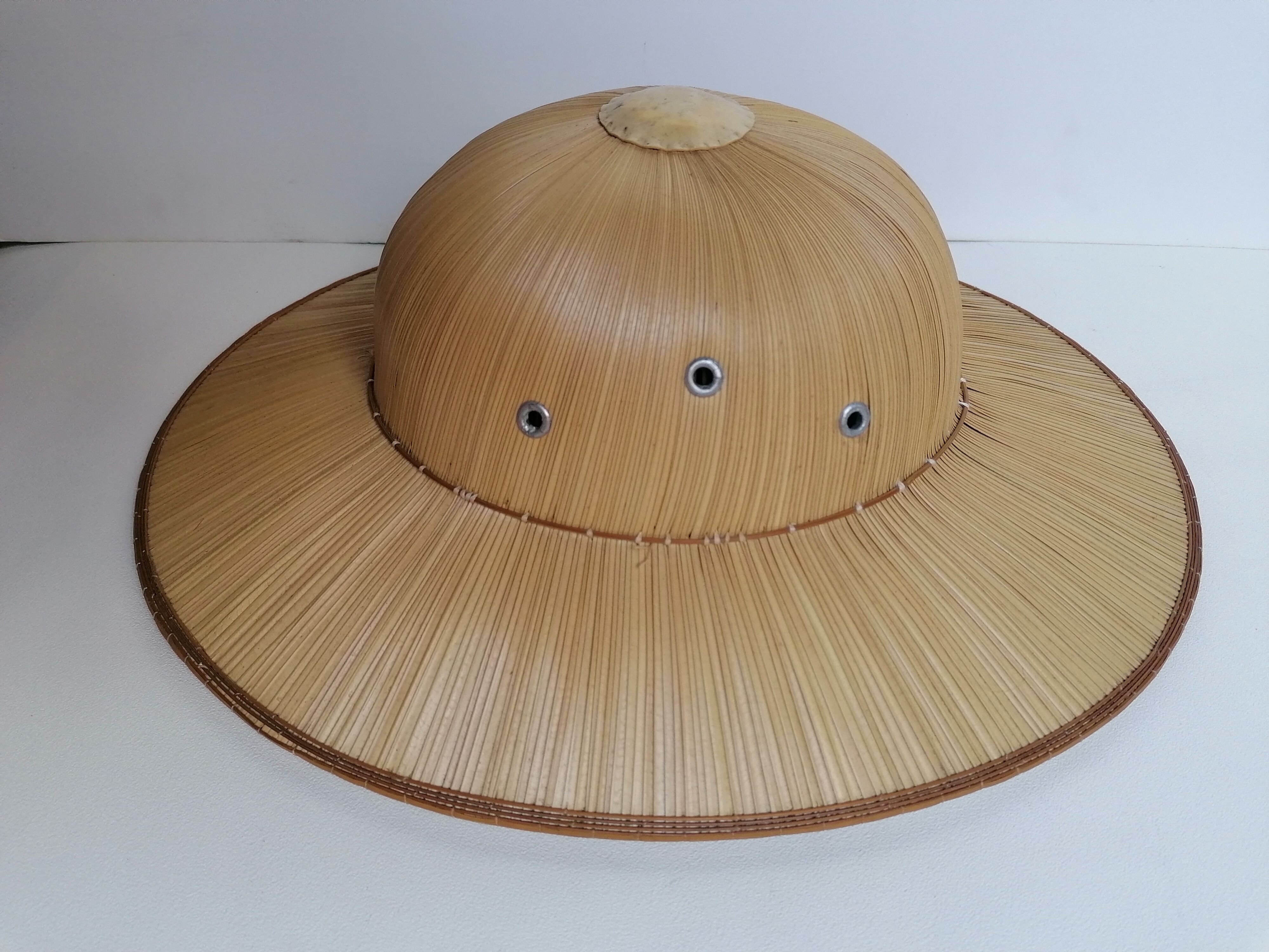 Colonial wicker hat