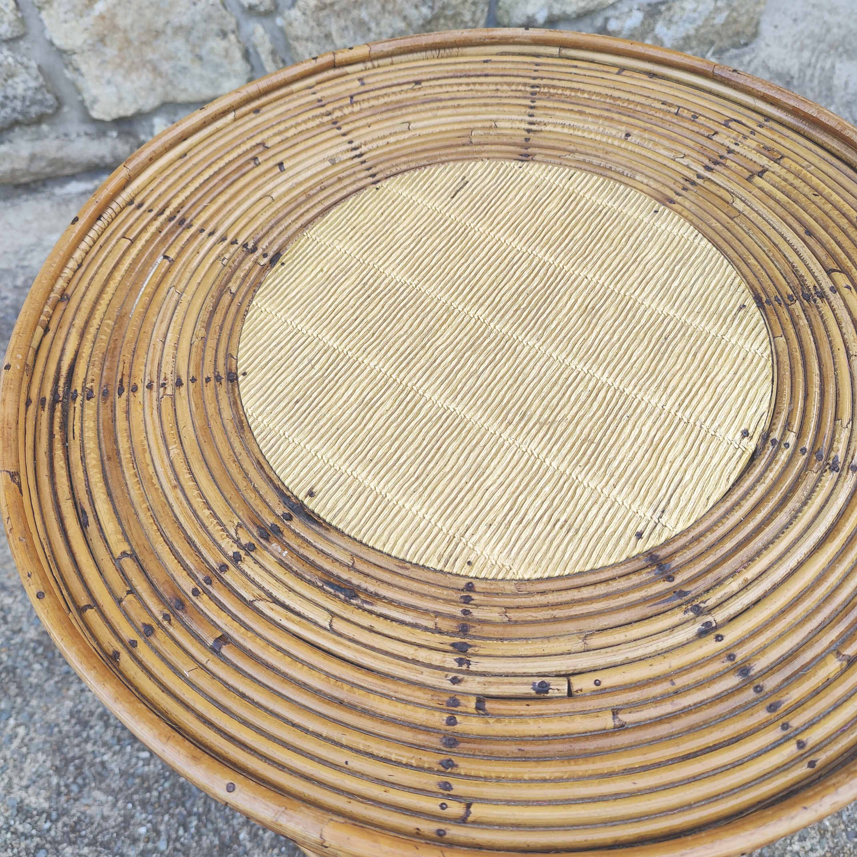 Round dessert bar in rattan and vinyl braided straw way