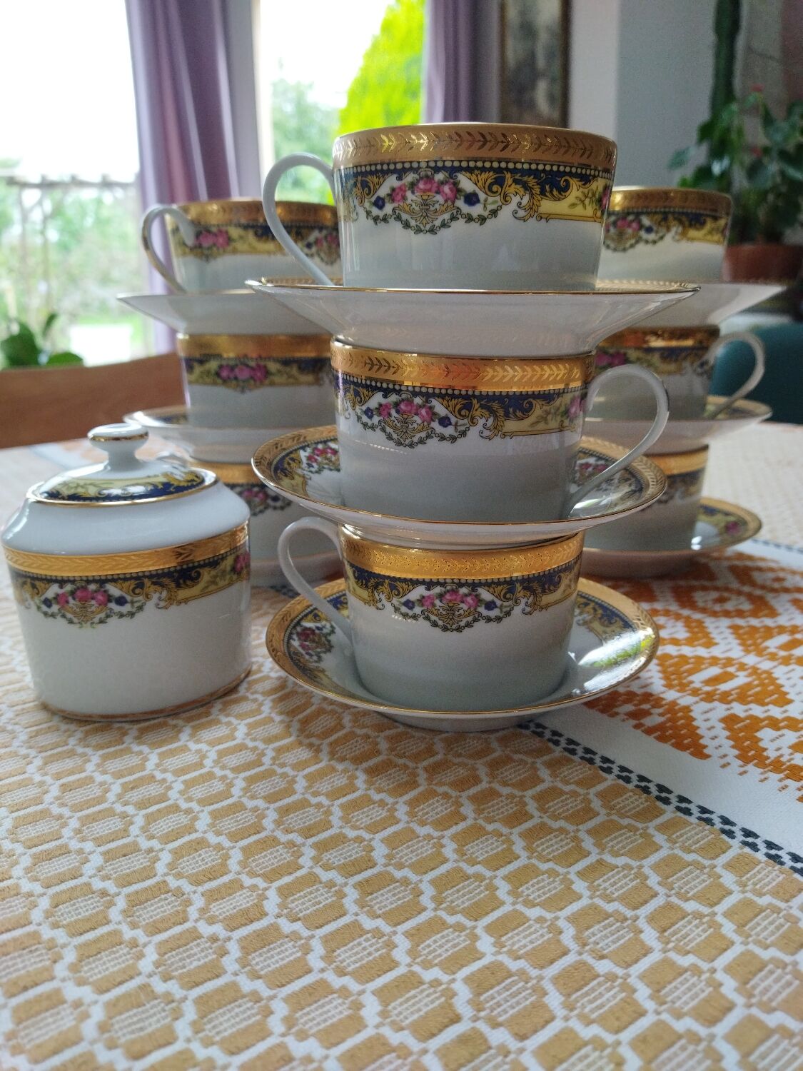 Tasses et sucrier porcelaine Limoges