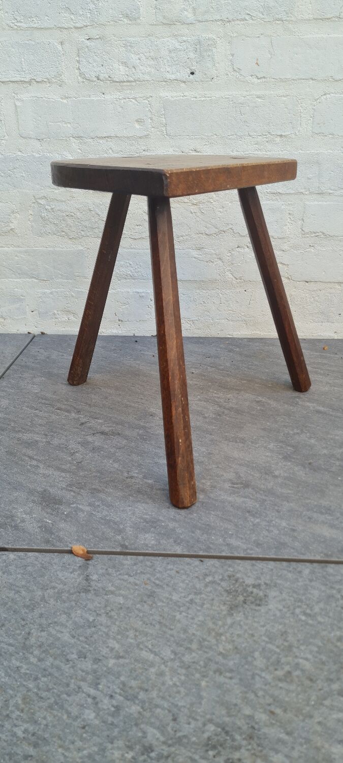 Tripod stool