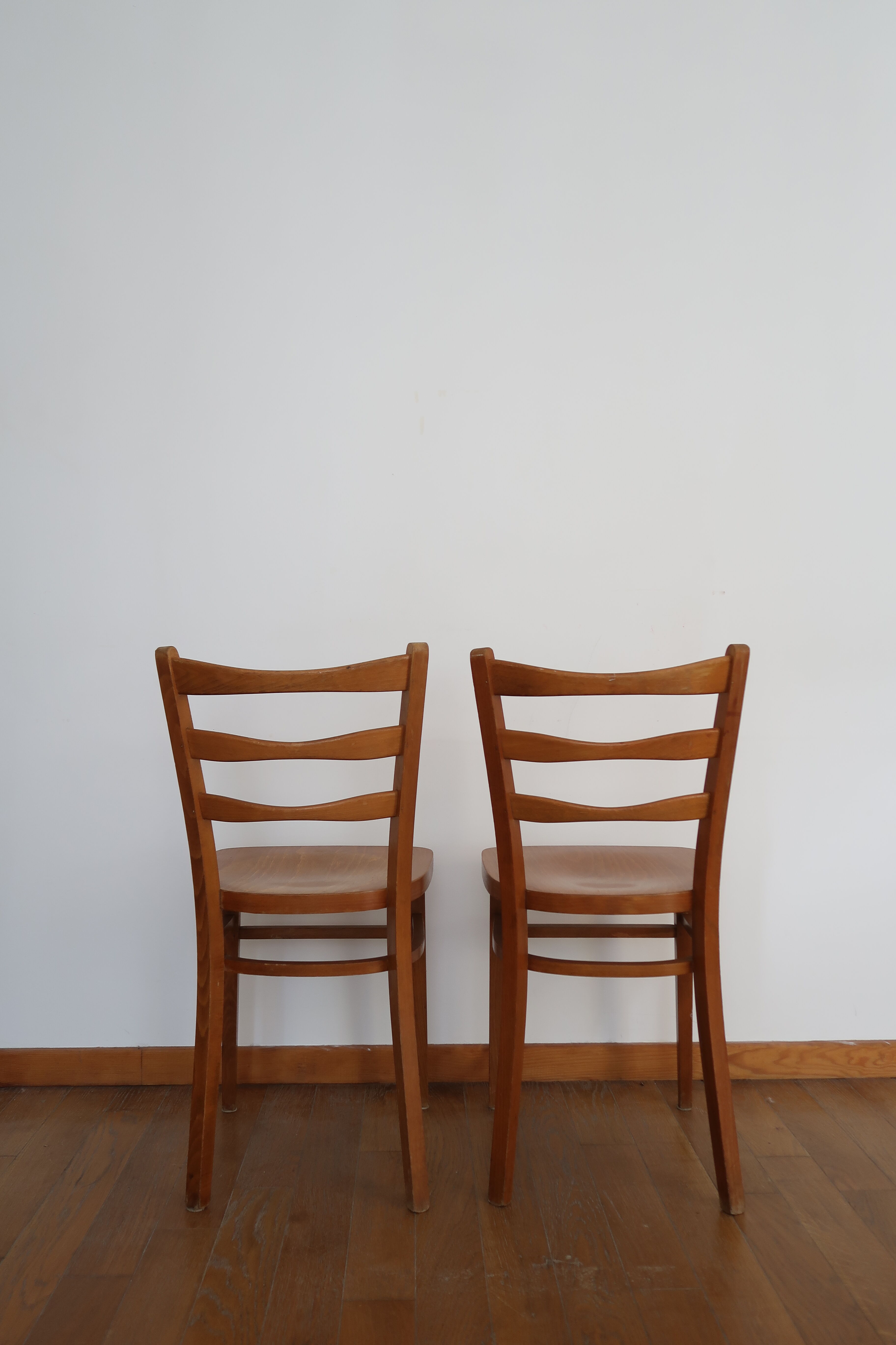 Paire de chaises bistrot scandinaves