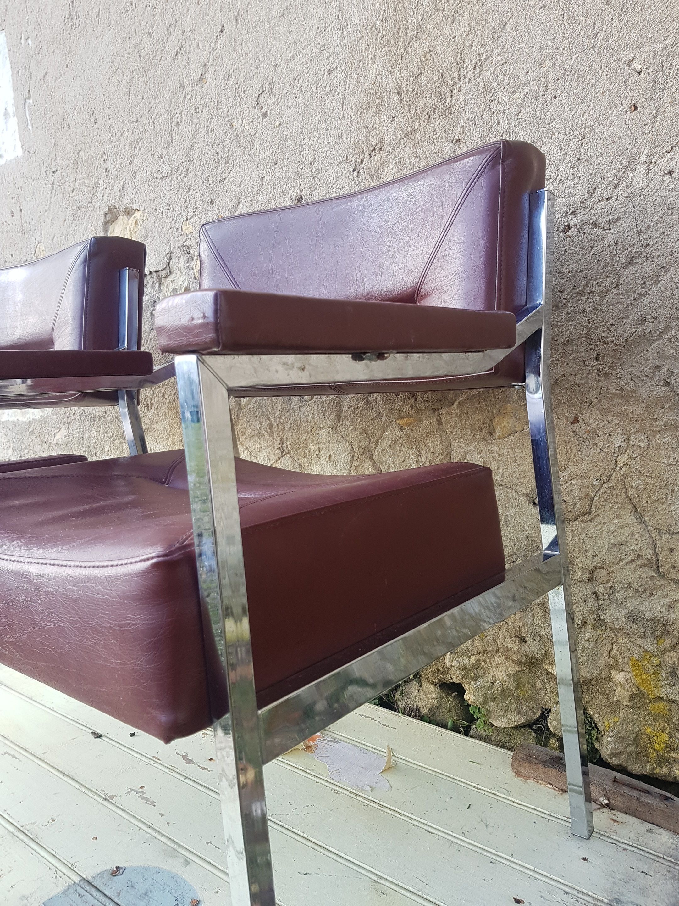 Series of two chairs