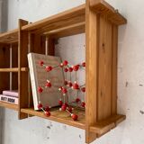 Wall mount pin "regain"