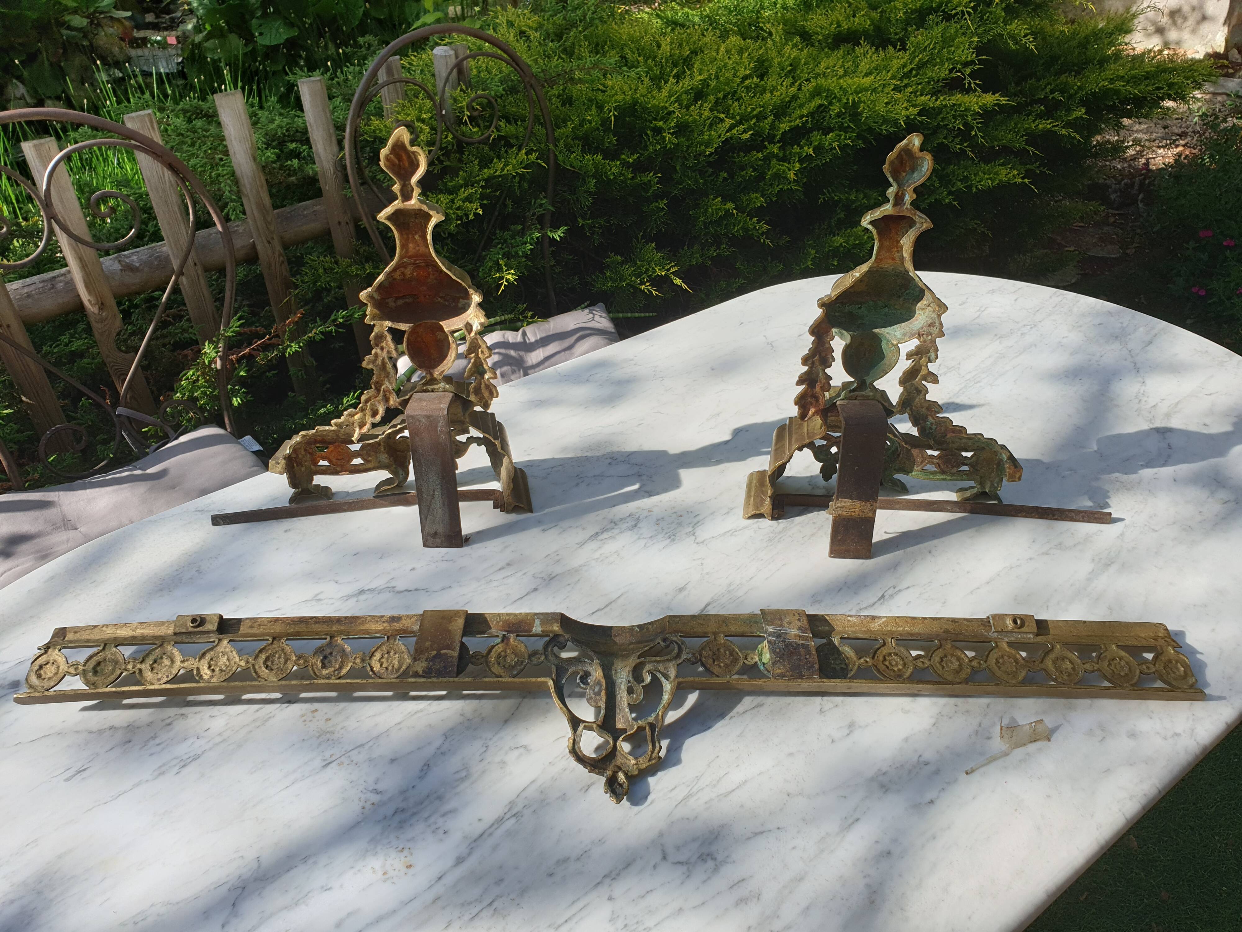 Chenêts and chimney bar in bronze nineteenth century.