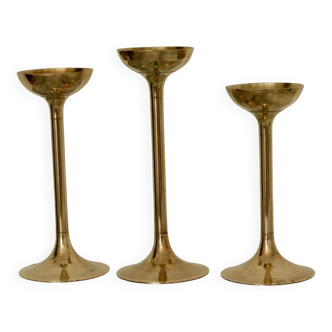 Trio original de bougeoirs en laiton du milieu du siècle