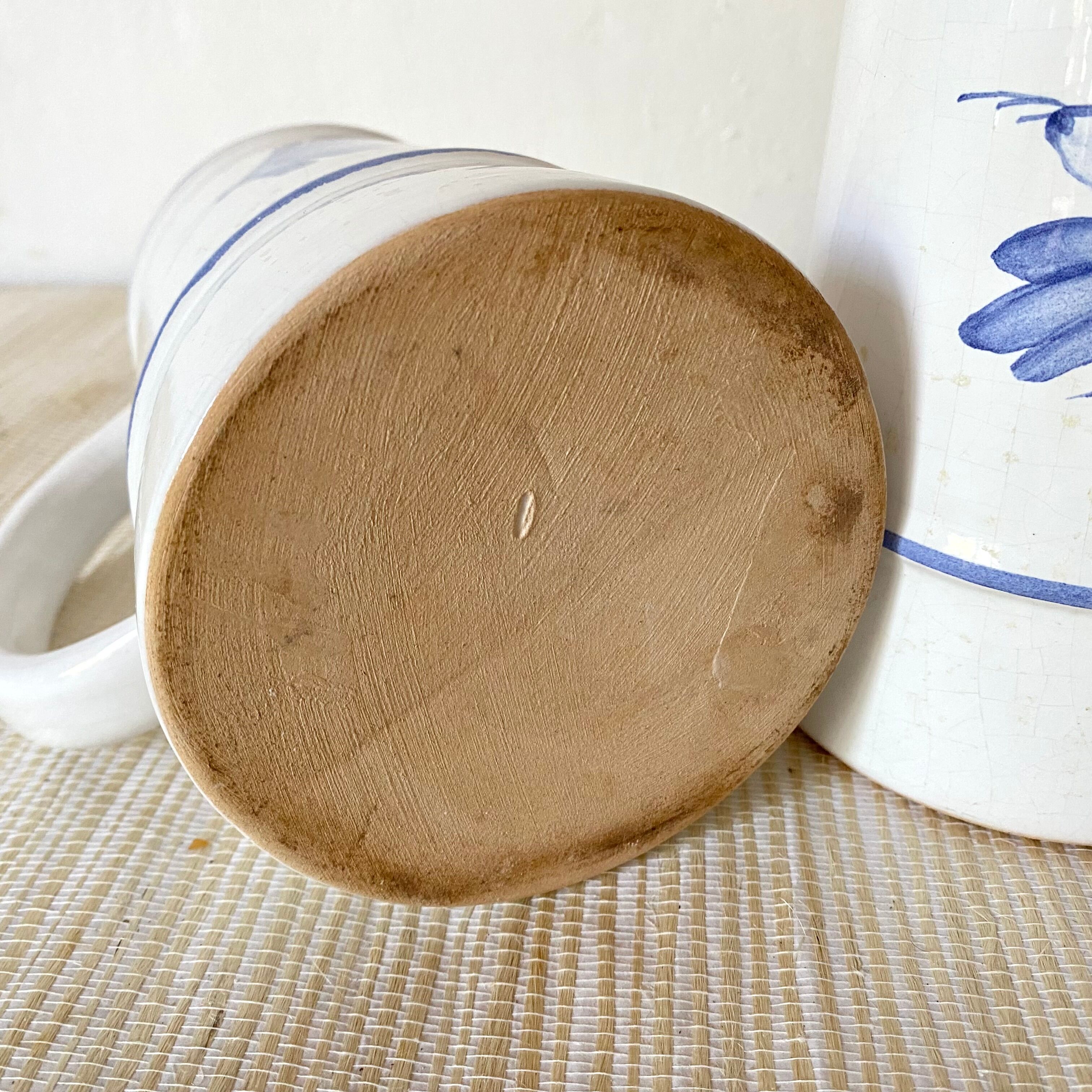 Flowery earthenware beer mugs