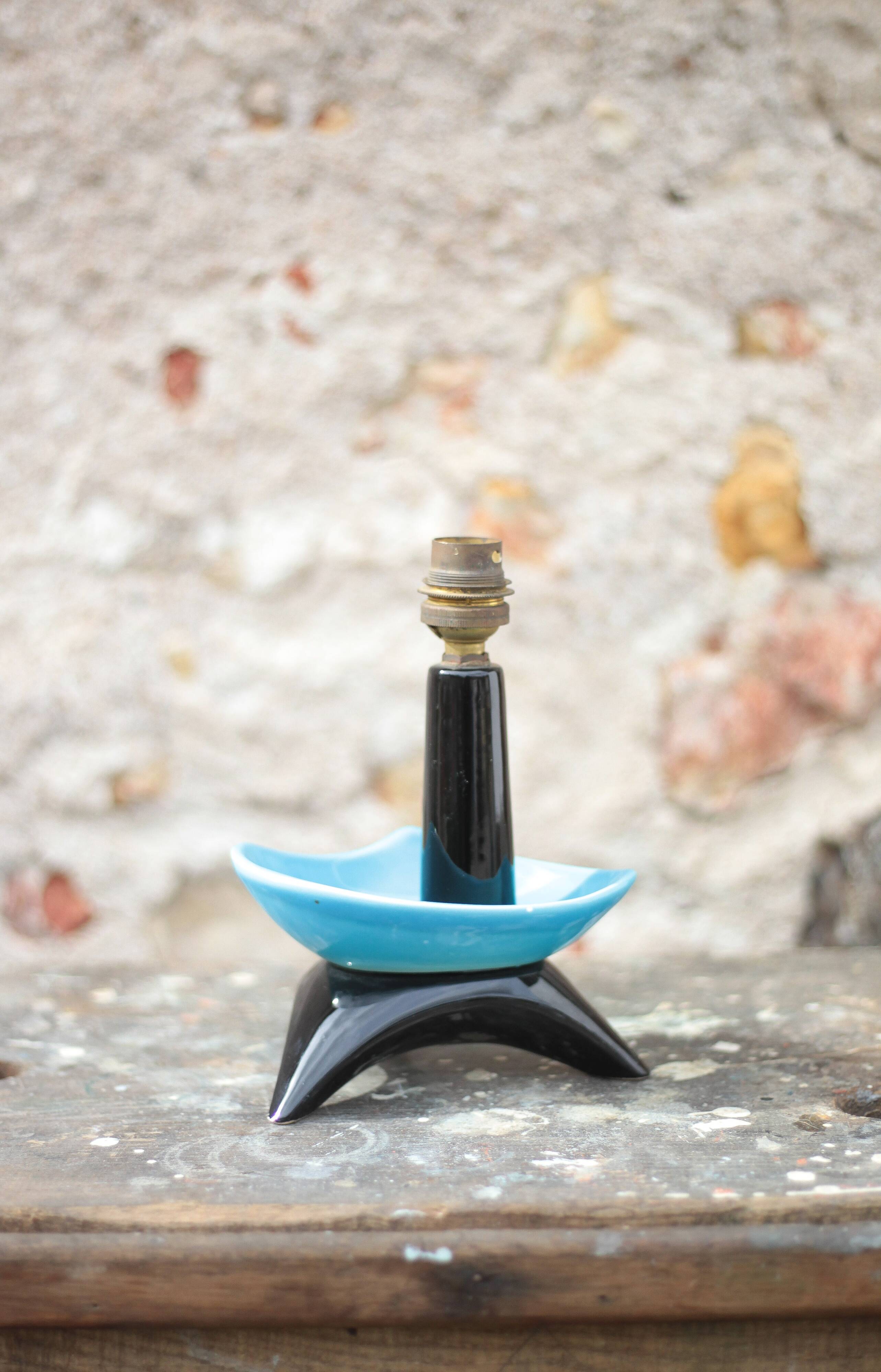 Tripod ceramic table lamp, bedside lamp, accent lamp