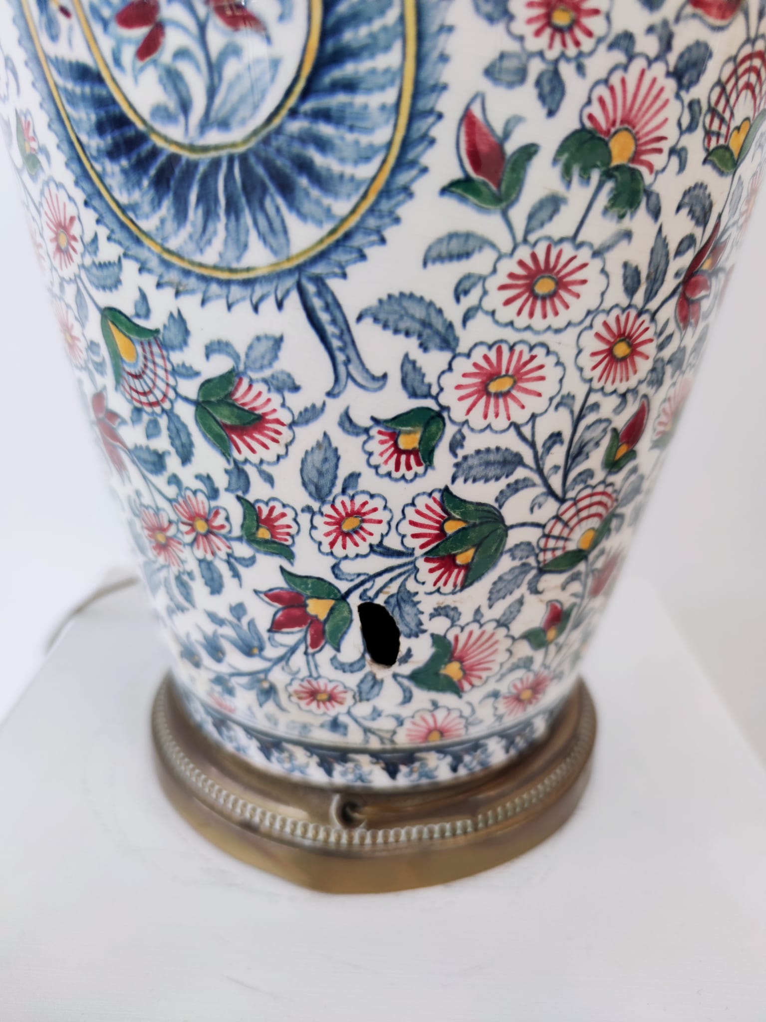 Porcelain lamp foot decorated with Cashemere decoration