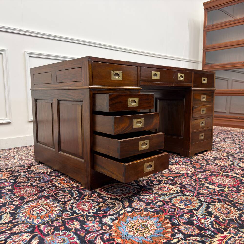 Bureau anglais classique avec cuir noir