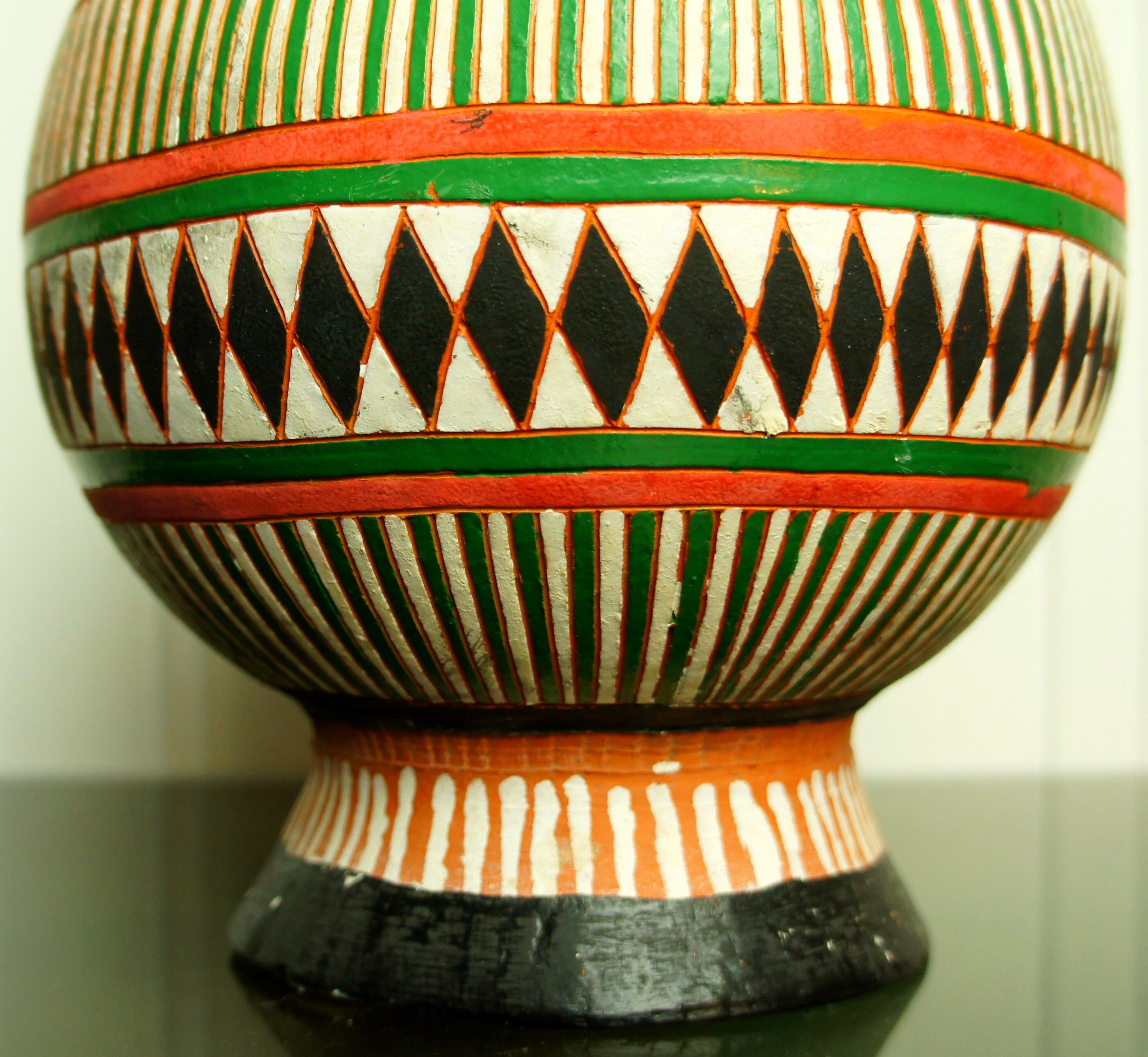 Painted terracotta jar "Ball"