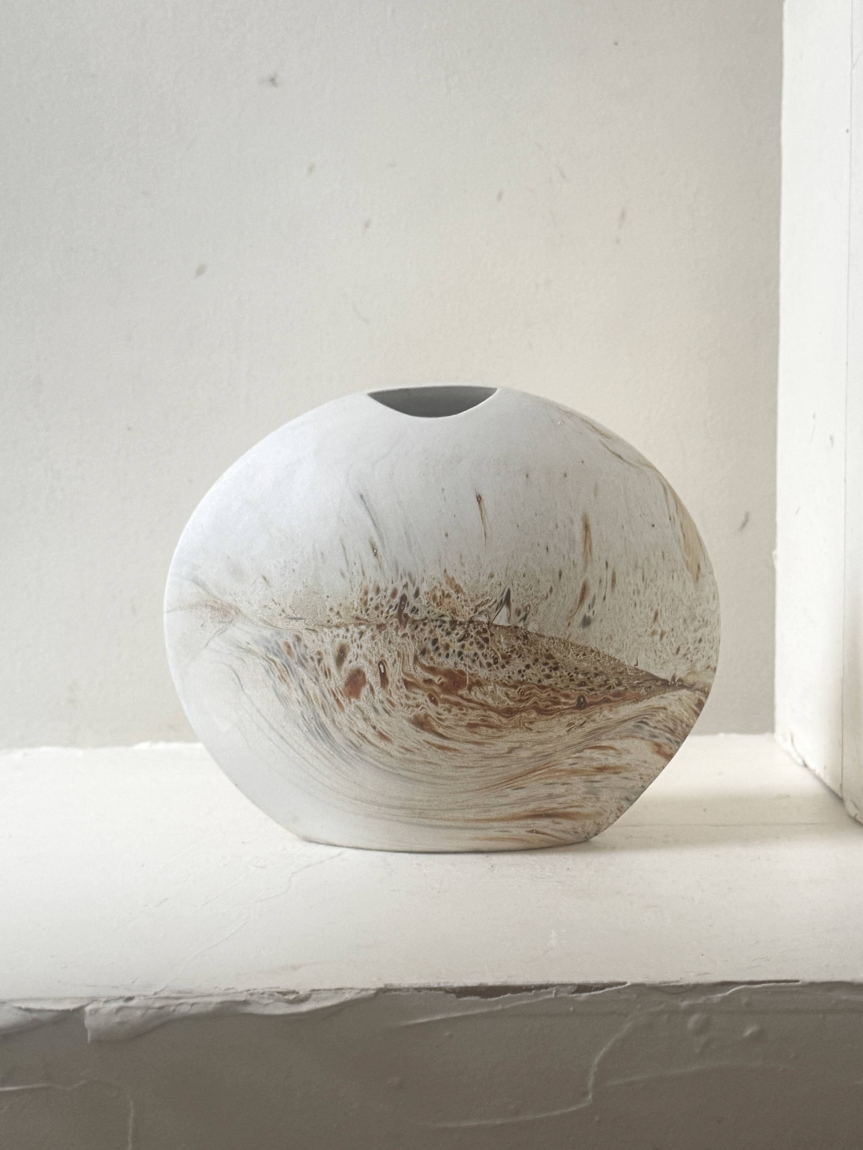 Round moon vase in matte white ceramic