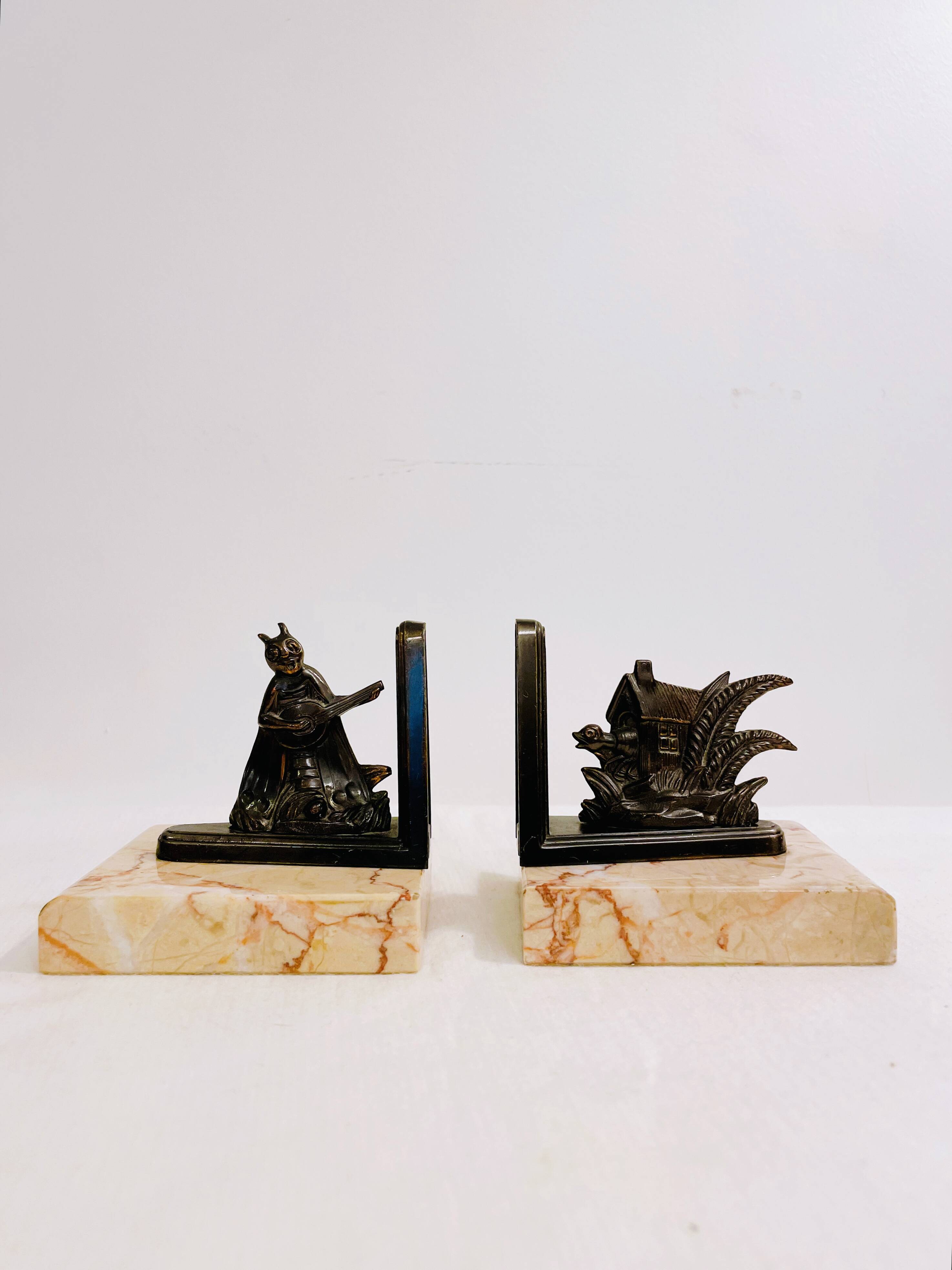 Paire de Serre livres Fabre de la fontaine