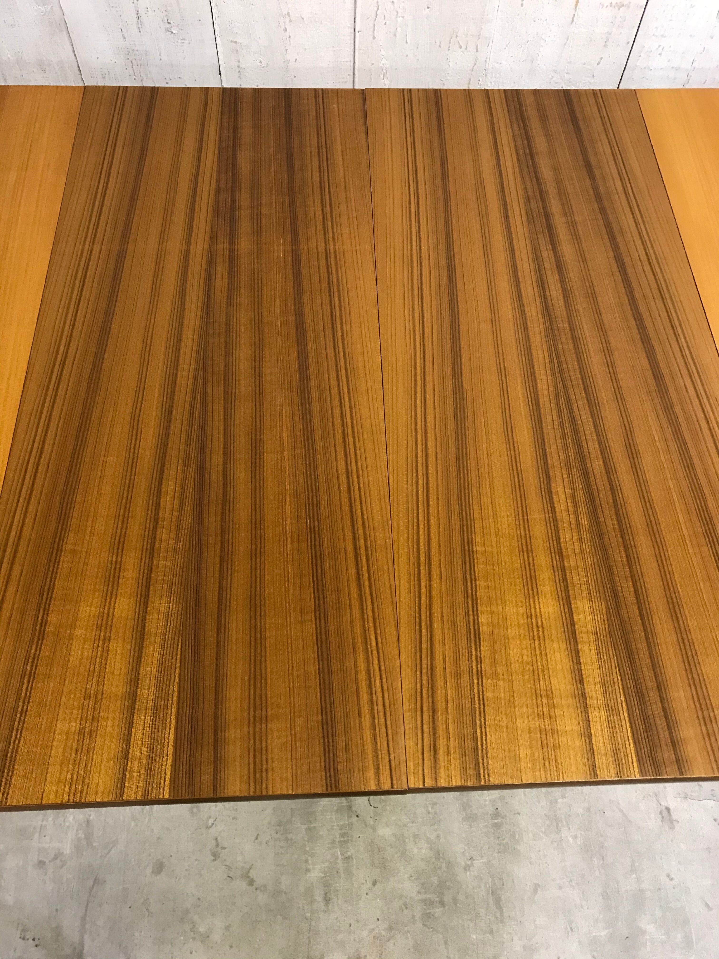 Vintage expandable table