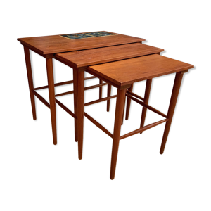 Ensemble de trois tables