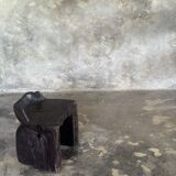 Stool, tabouret or low Japanese-style armchair in brutalist monoxyle radica.