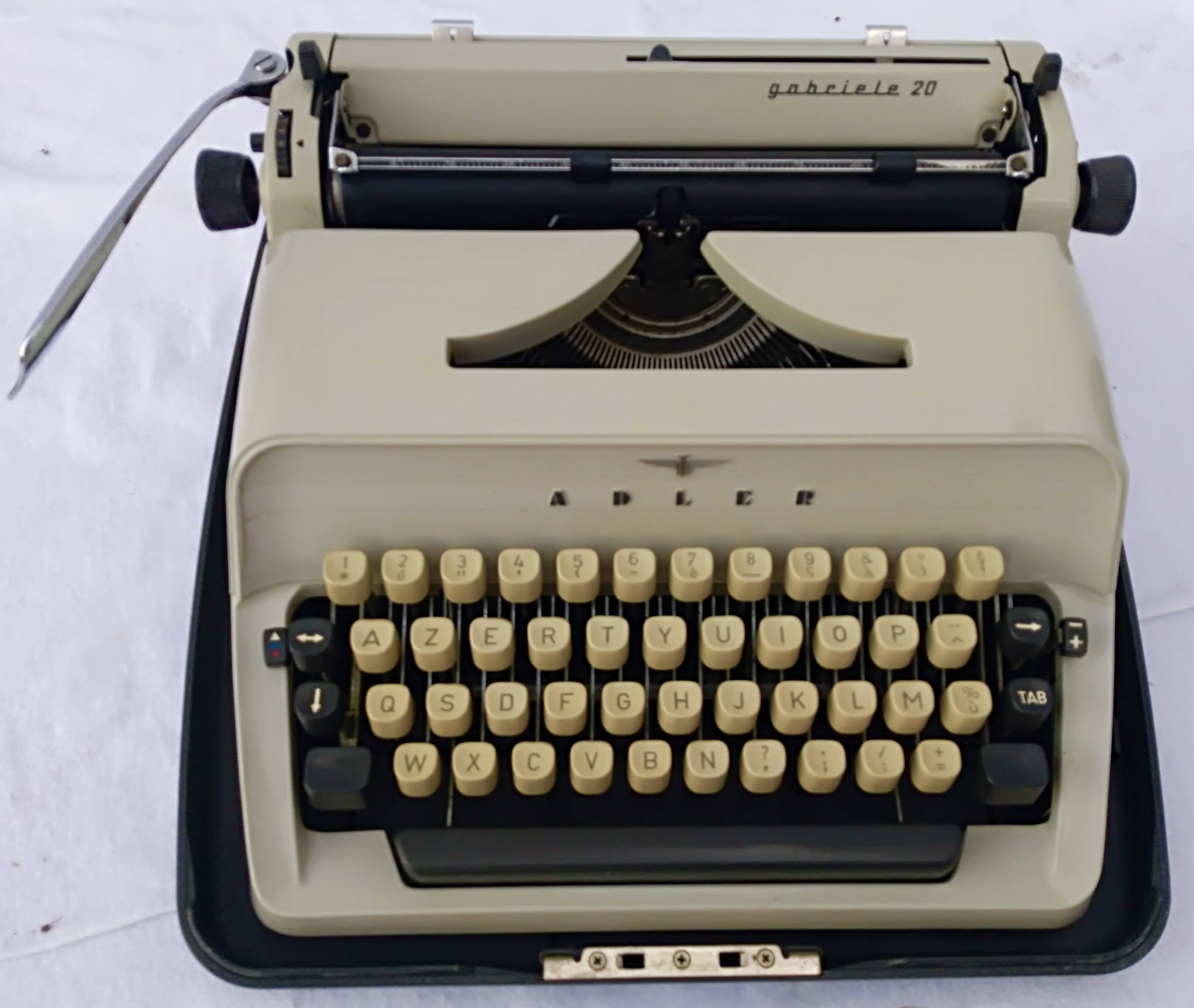 Adler Gabriele 20 portable typewriter 50s/60s