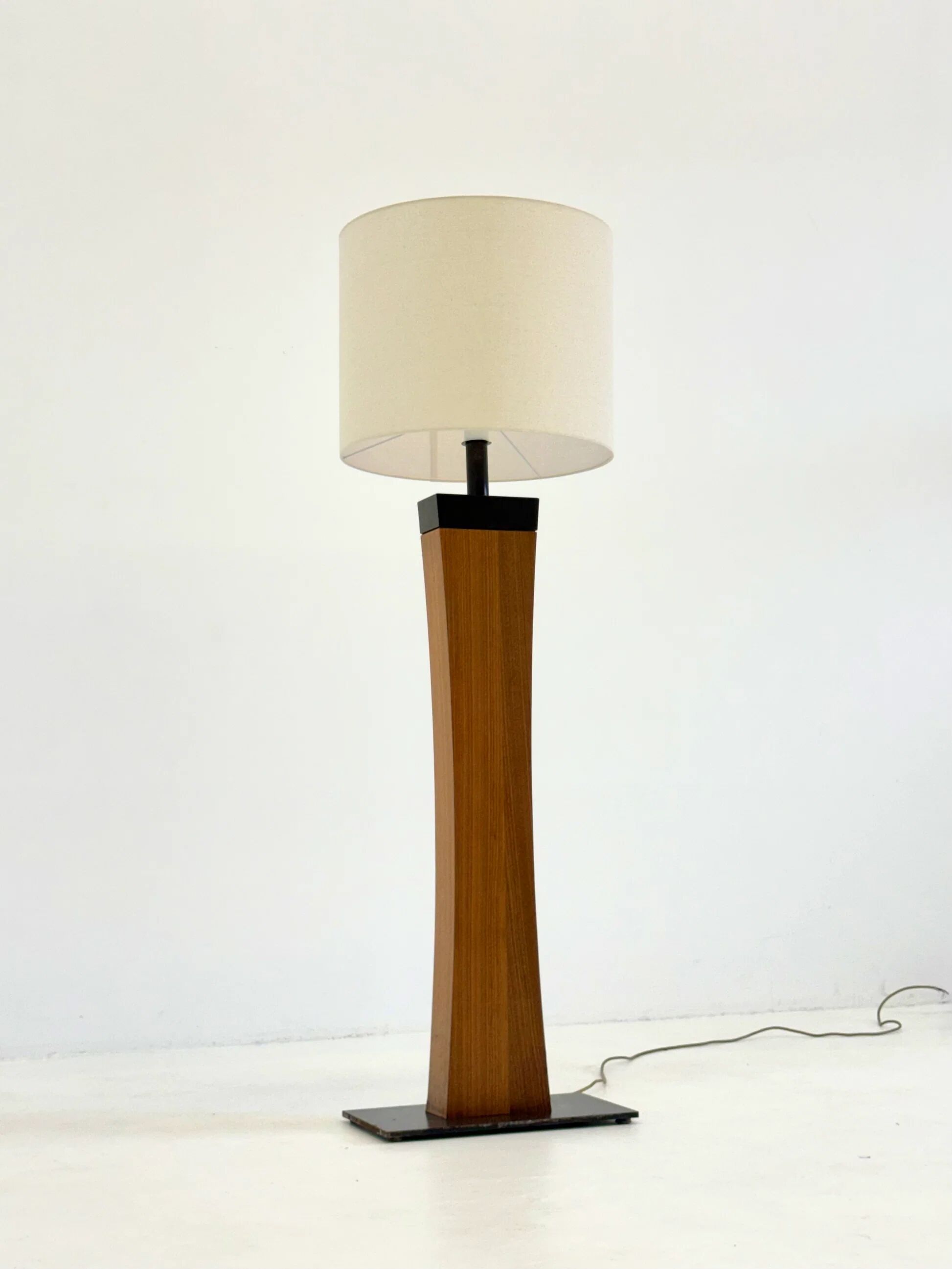 Lampe de sol en teck des années 50 italienne
