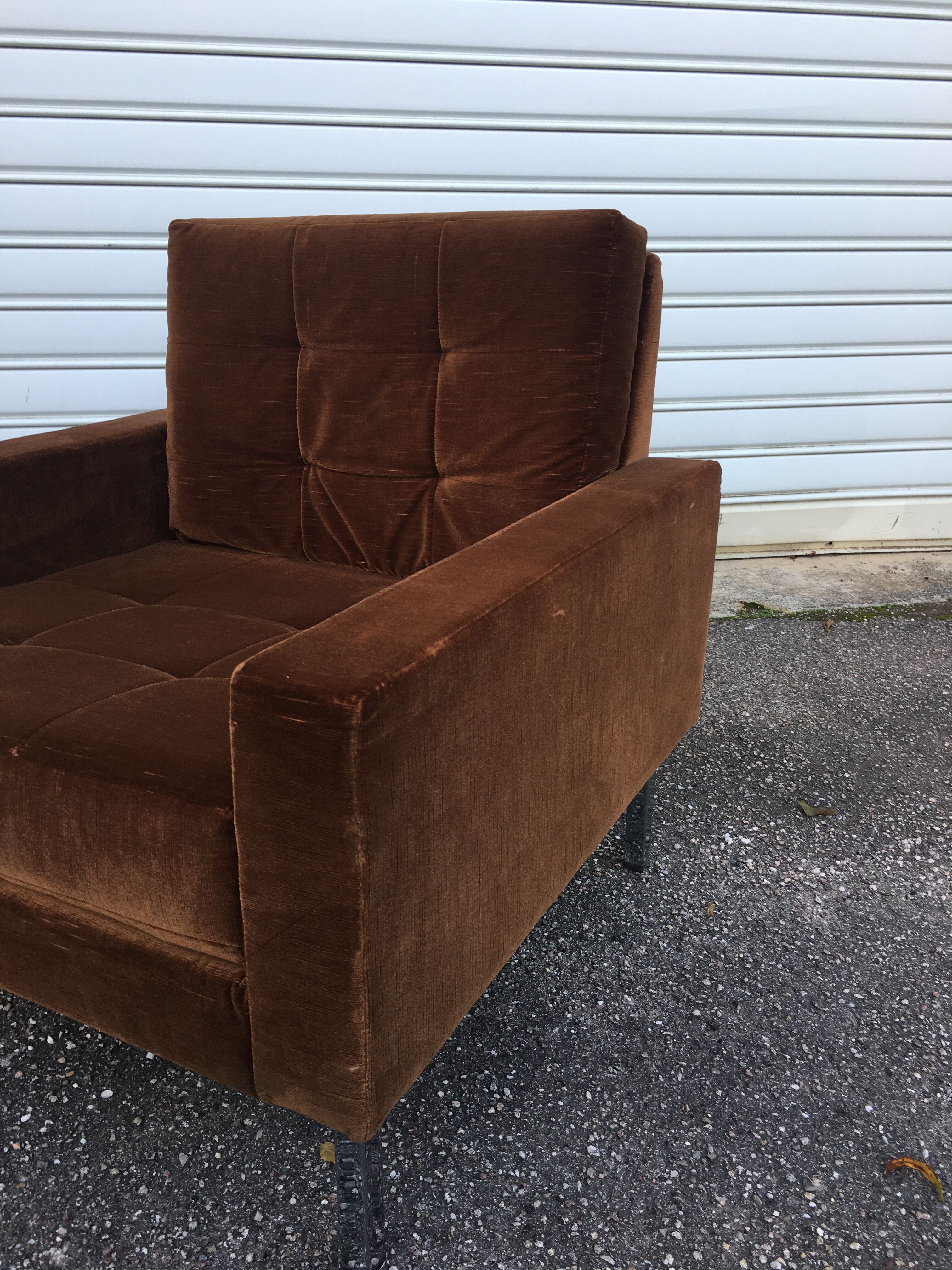Pair of armchairs and his ottoman, circa 1970