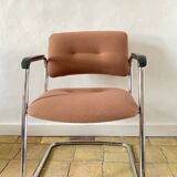 Strafor armchair in pink wool
