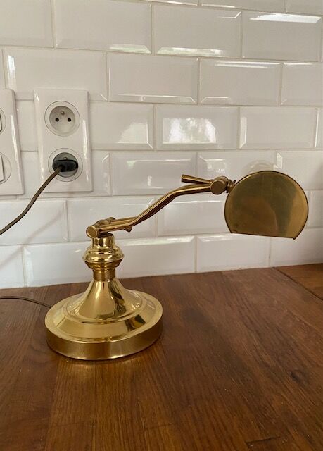 Desk lamp called banker or notary