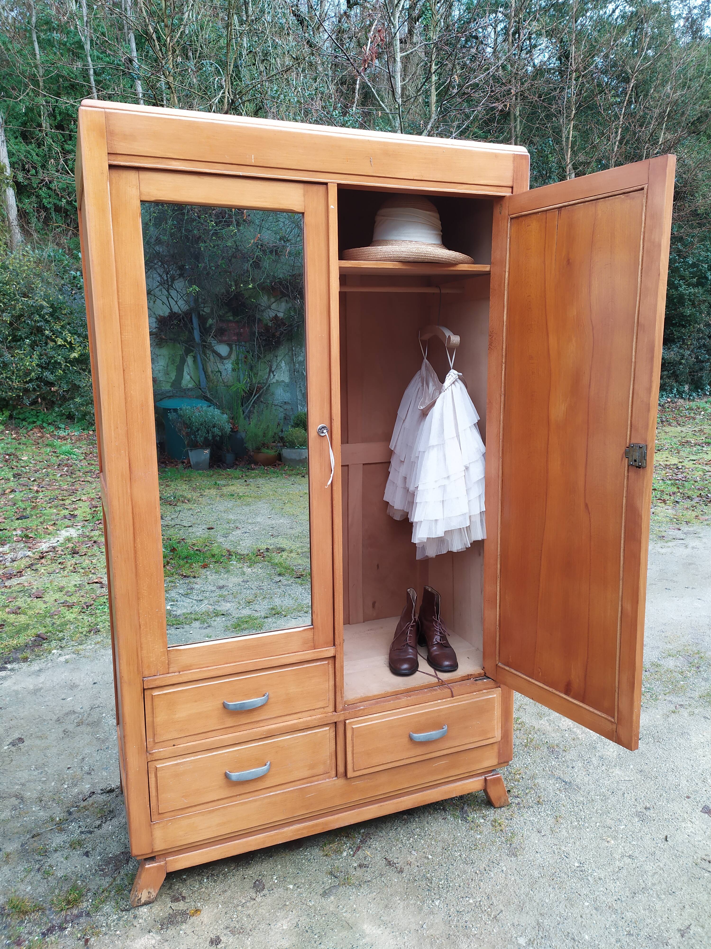 Armoire parisienne années 50